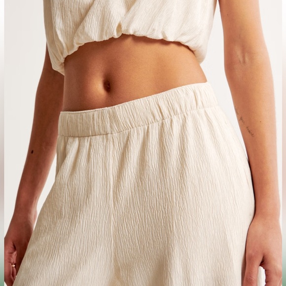 Crinkle Textured Pull-On Pant - Picture 2 of 6